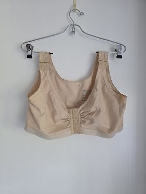 Front-Closure Comfort Bra in Light Nude 4244